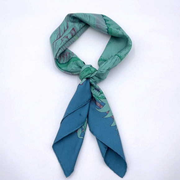 HERMES Rare Vintage Collectable Carre 90 Aloha Dip-Dye Turquoise Silk Scarf - Picture 10 of 10